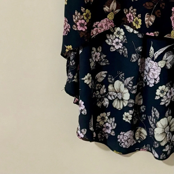 Philosophy| High-Low Pink & Sage Floral Short Sleeve Tunic Top Size S - Picture 3 of 6